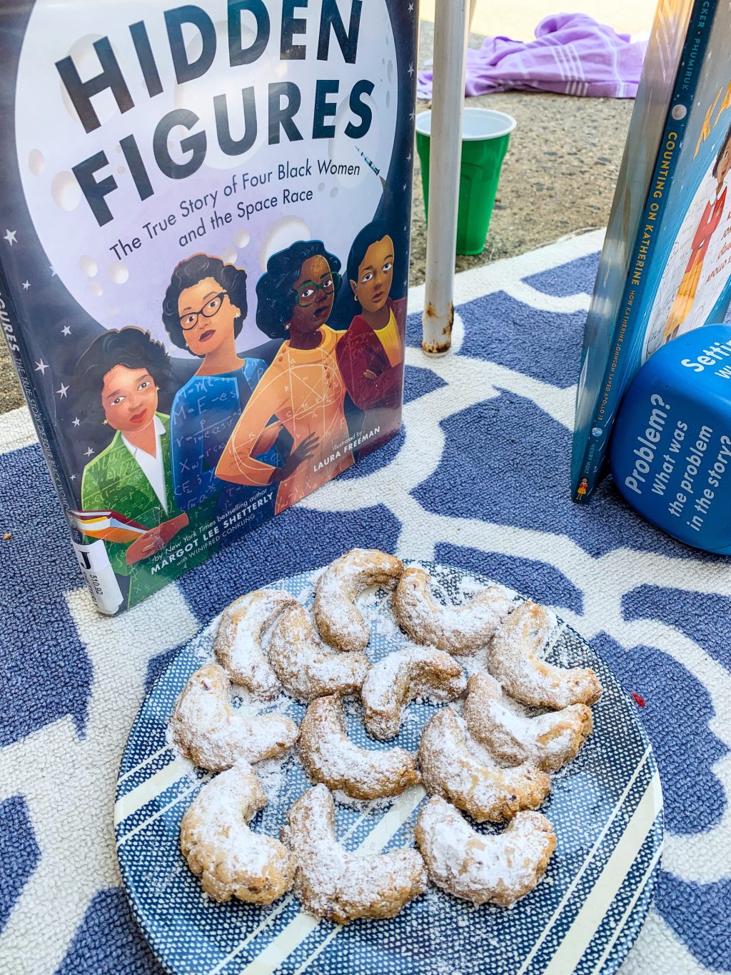 Mother Daughter Book Club Hidden Figures - Photo