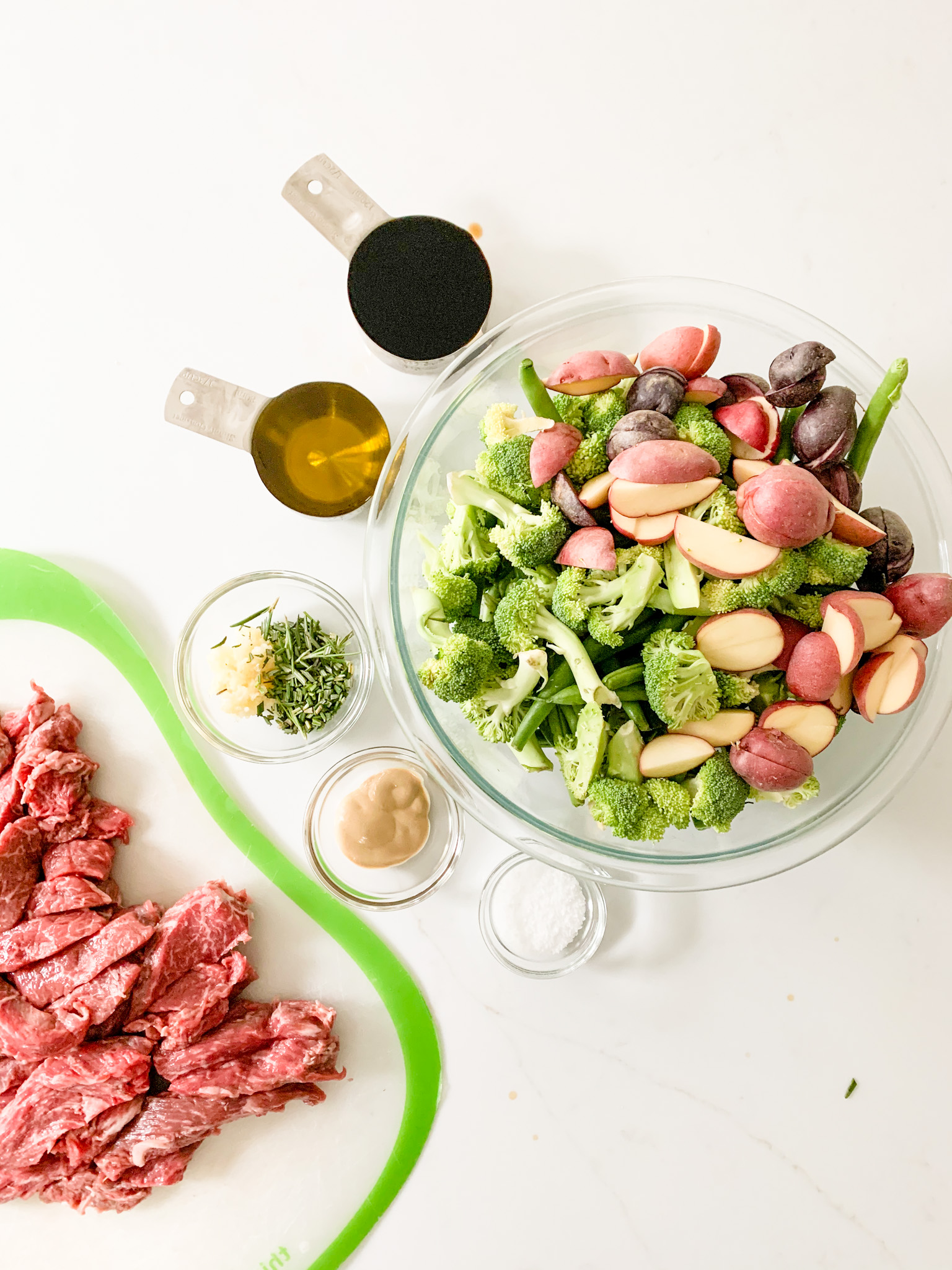 Balsamic and Rosemary Marinated Sheet Pan Steak and Veggies - Photo