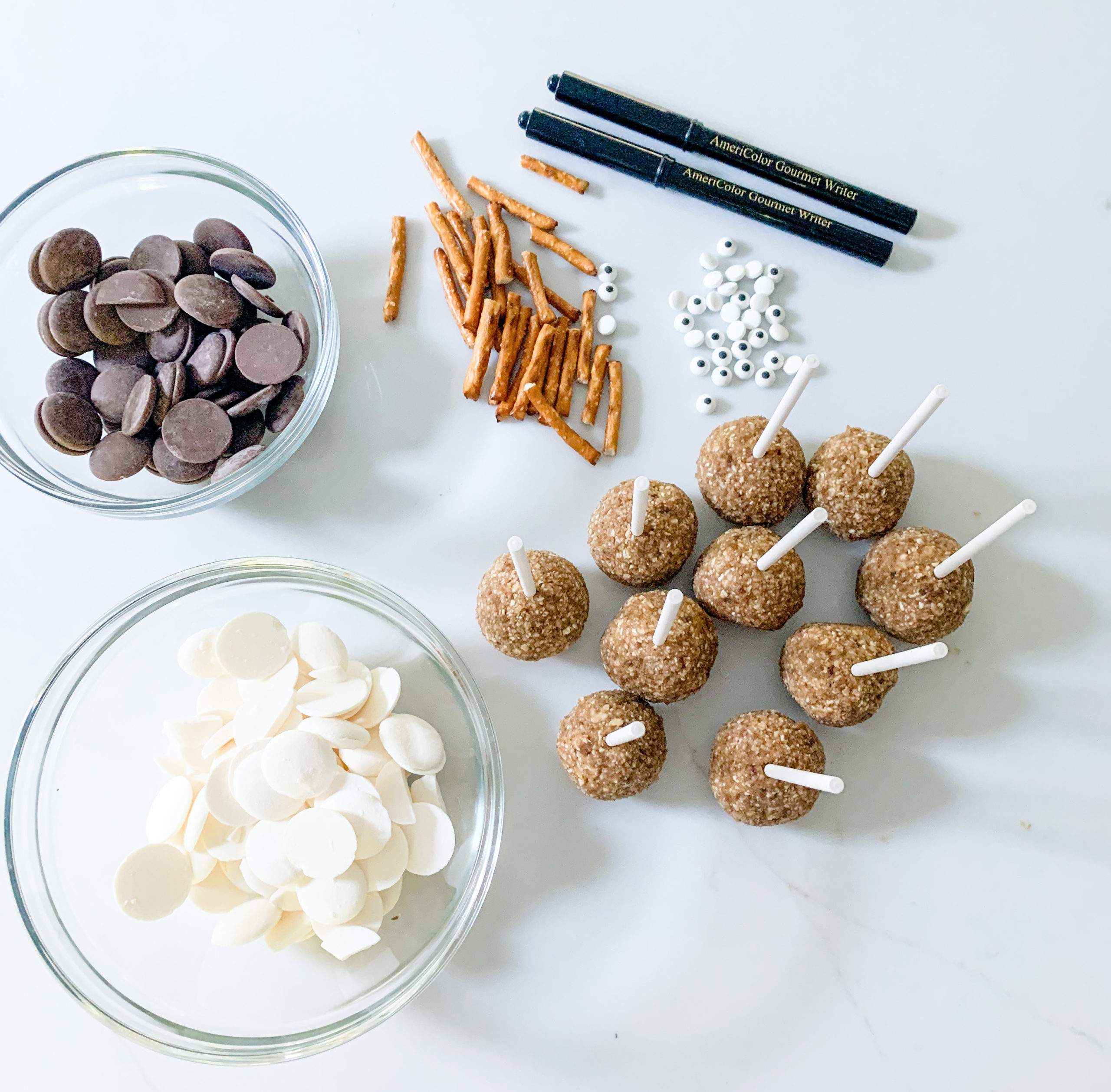 How to make easy Halloween Cake Pops - Photo