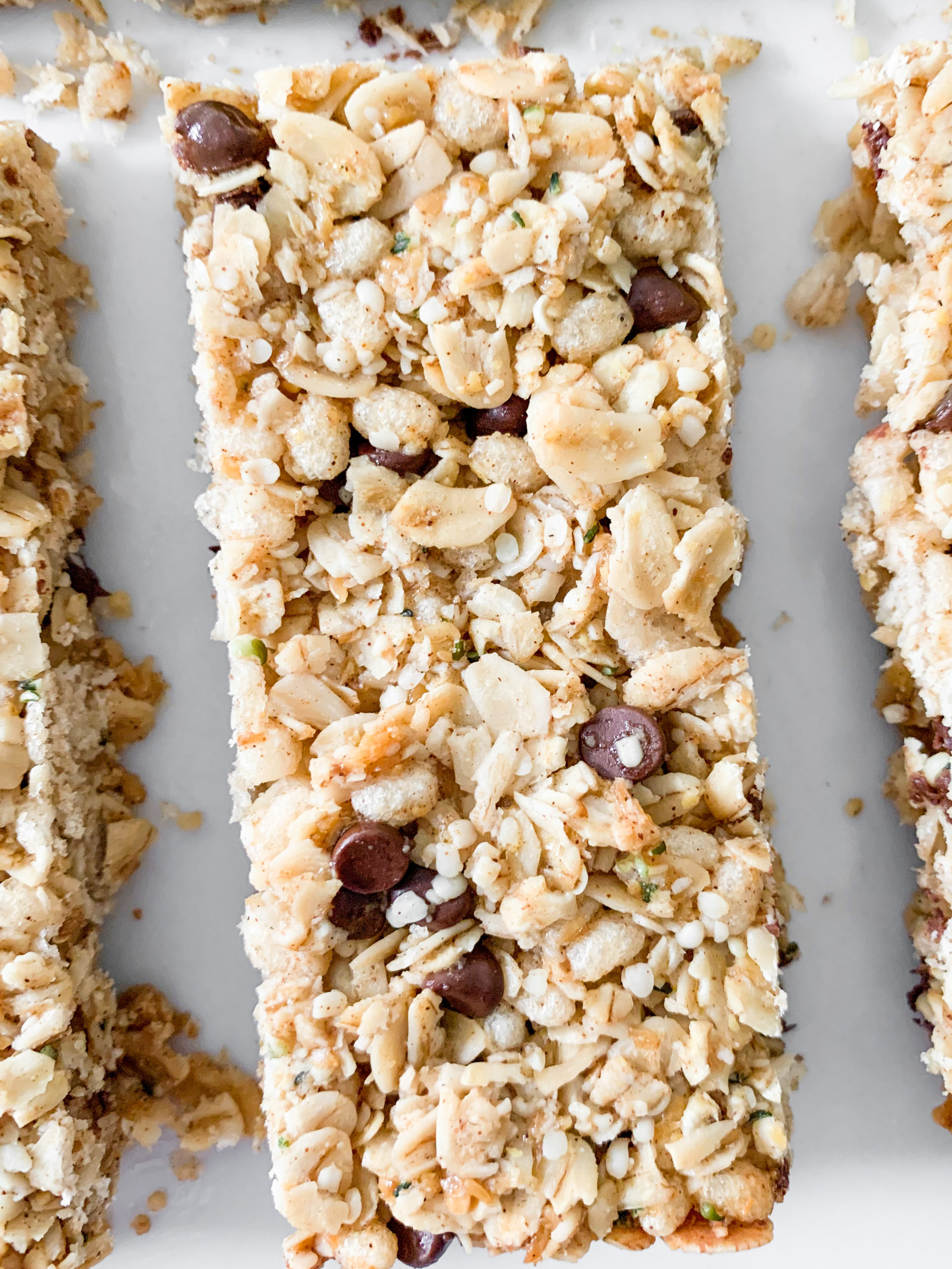 Healthy Chocolate Chip Granola Bar - Photo
