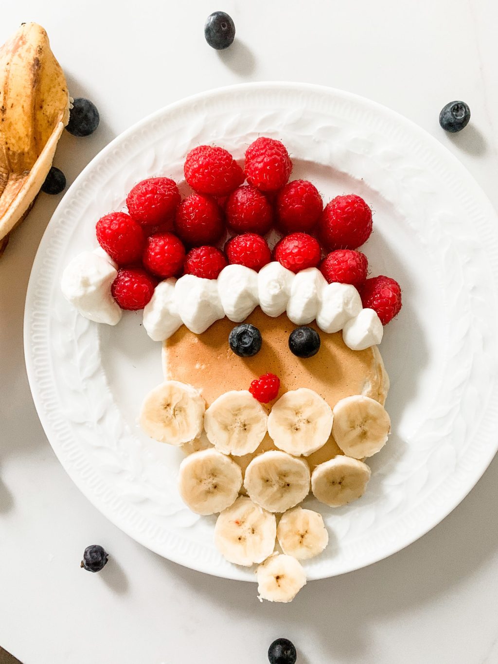 Berry & Yogurt Pancake Santa - Photo