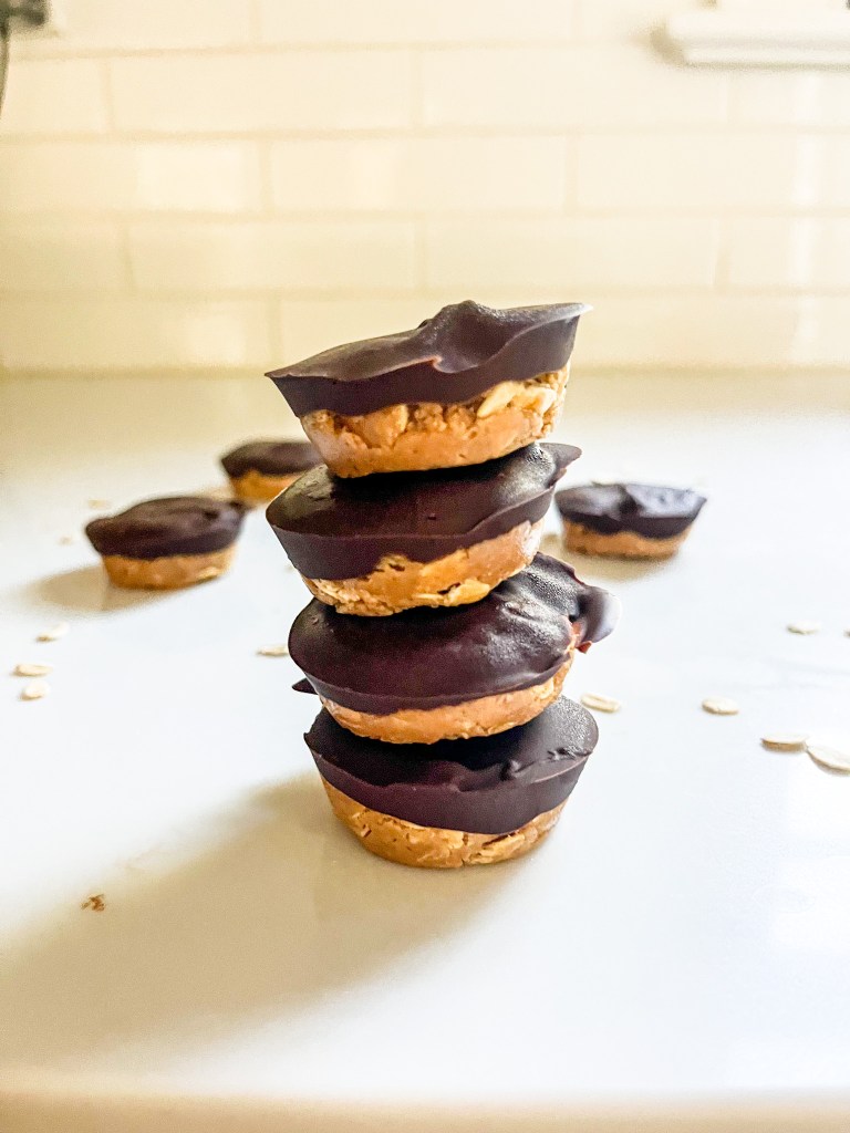 Peanut Butter Oat Cups - No Bake - Photo